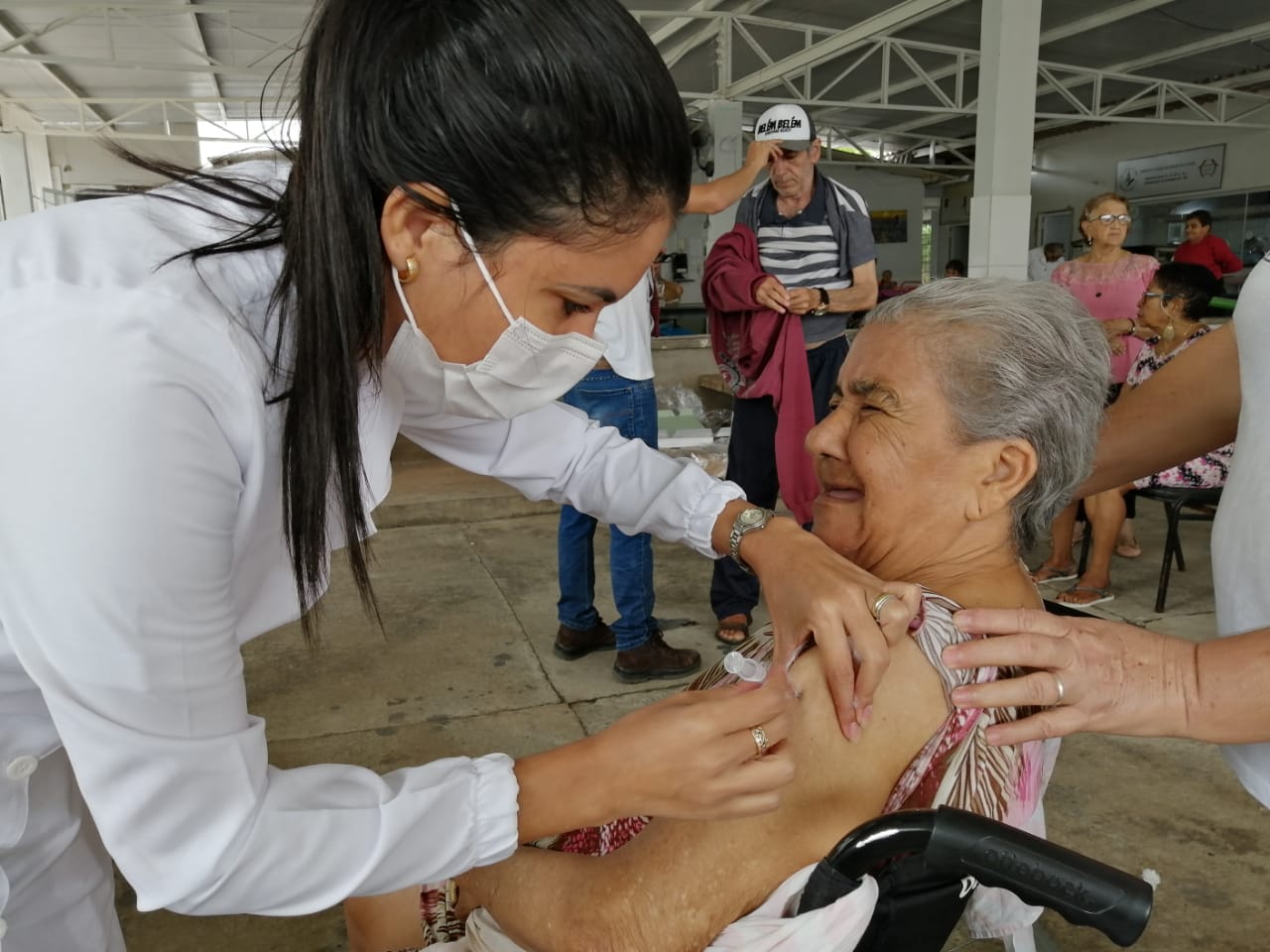 SMS visita abrigos para garantir vacinação de idosos de forma segura
