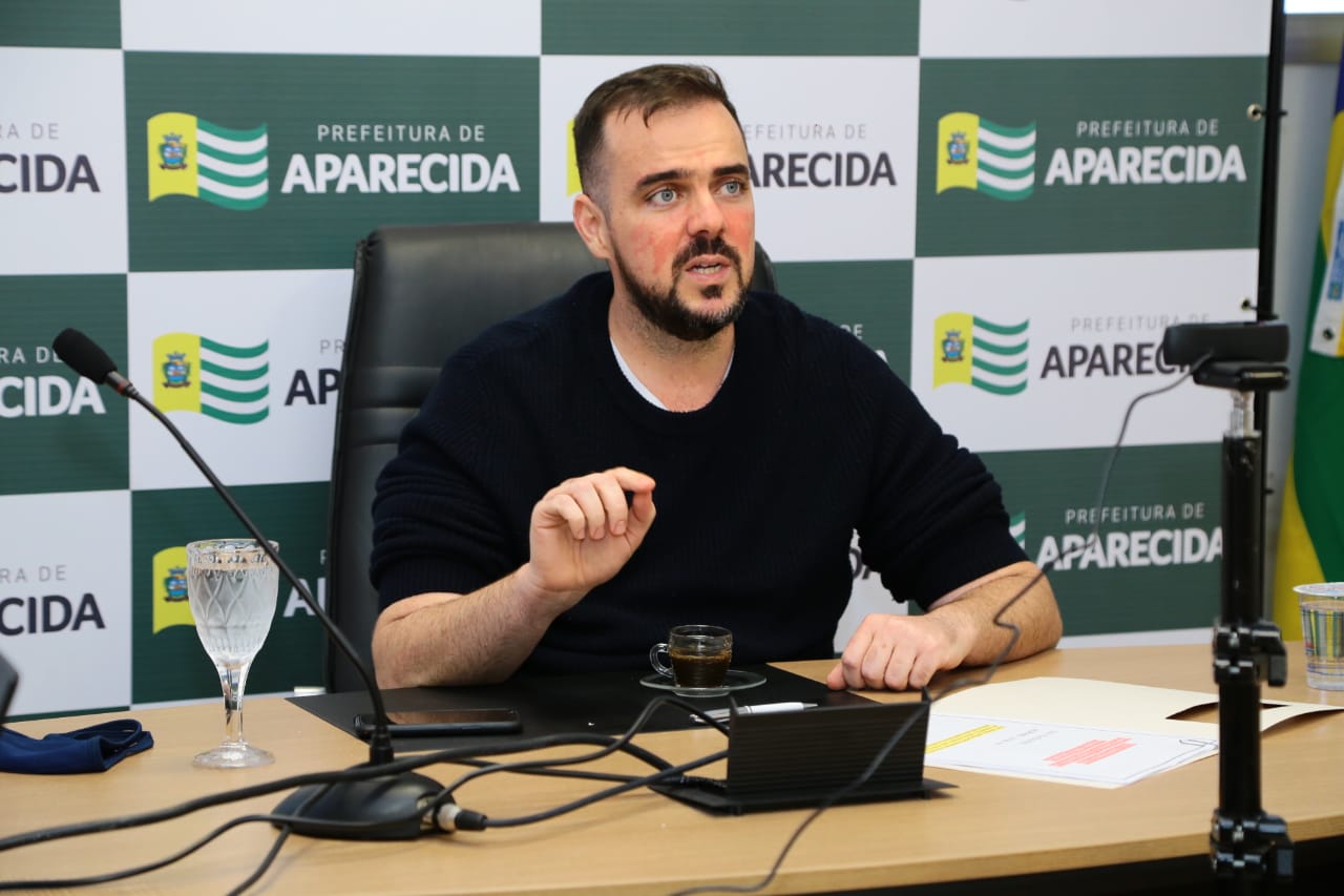 Gustavo mantém diálogo com representantes do comércio e empresários sobre escalonamento