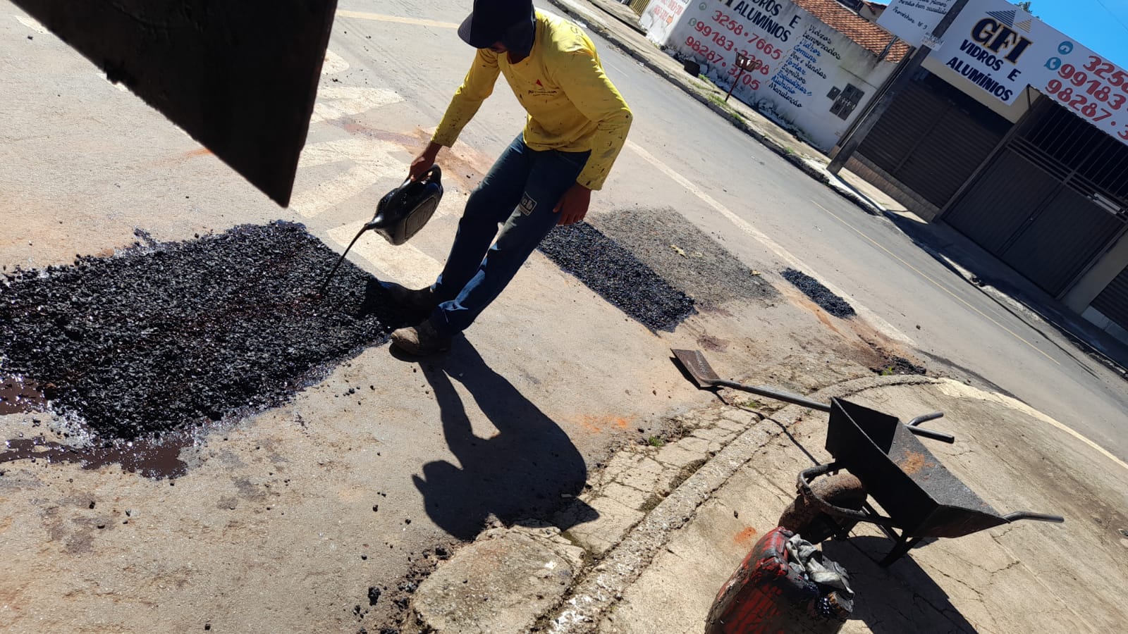 Infraestrutura atua na manutenção da malha viária de Aparecida