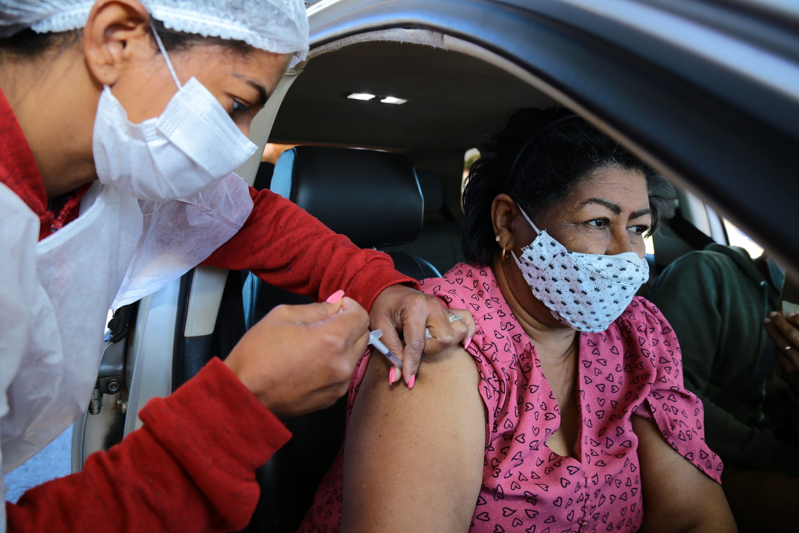 Aplicação da 2ª dose contra a covid-19 segue sem interrupção em Aparecida