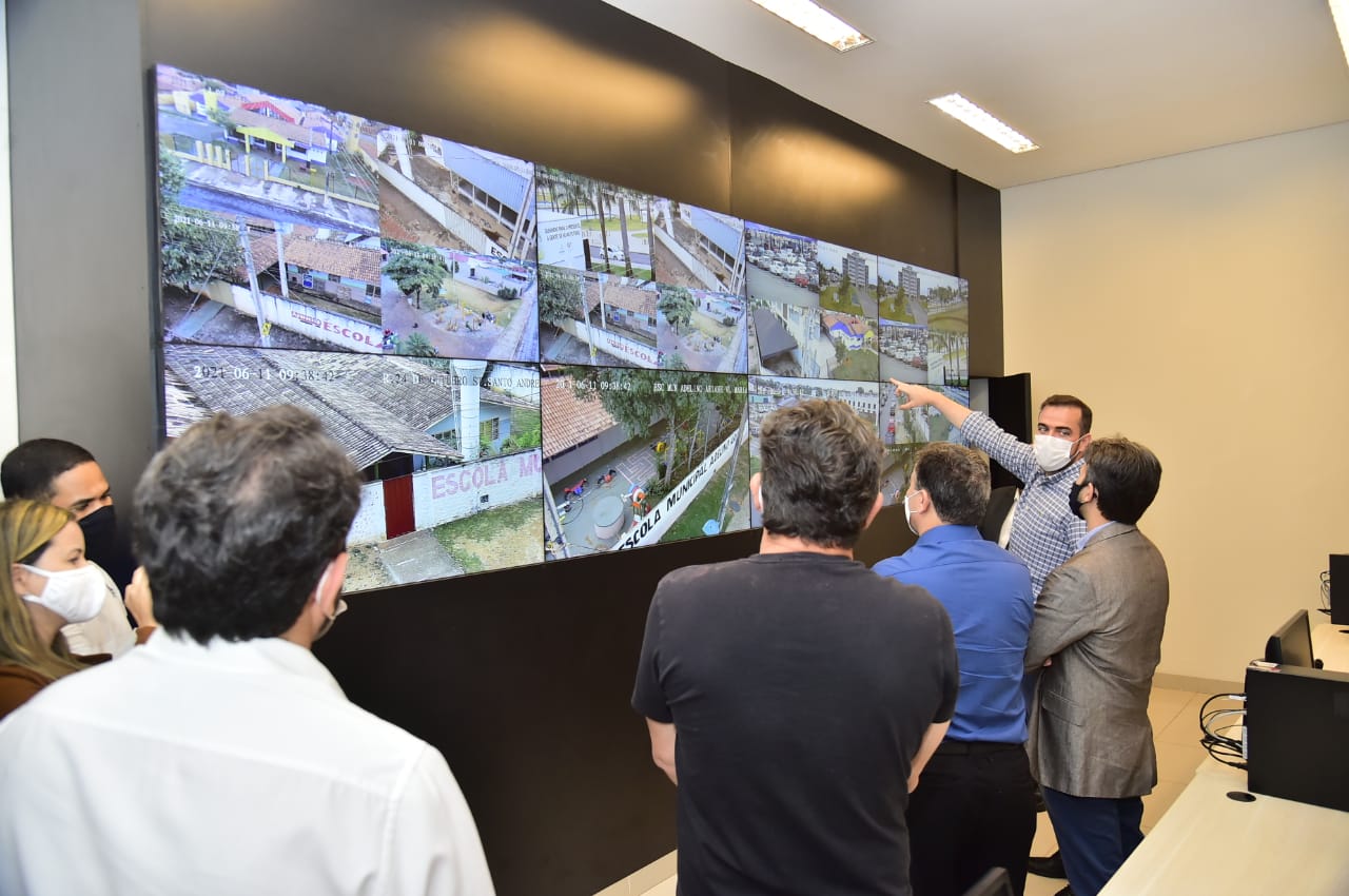 Prefeito de Aparecida recebe vereadores por Goiânia e apresenta boas práticas de gestão