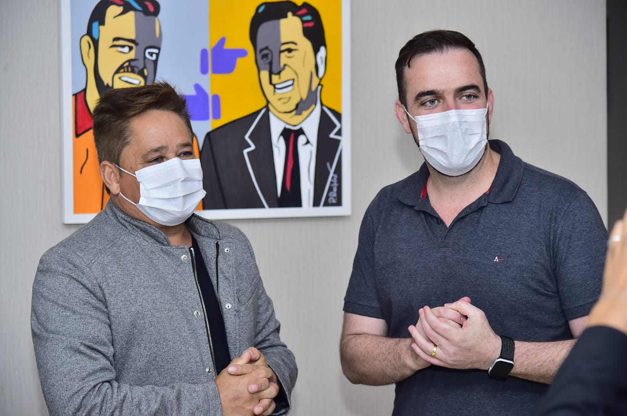 Leonardo visita Anfiteatro de Aparecida que receberá o nome de seu irmão Leandro
