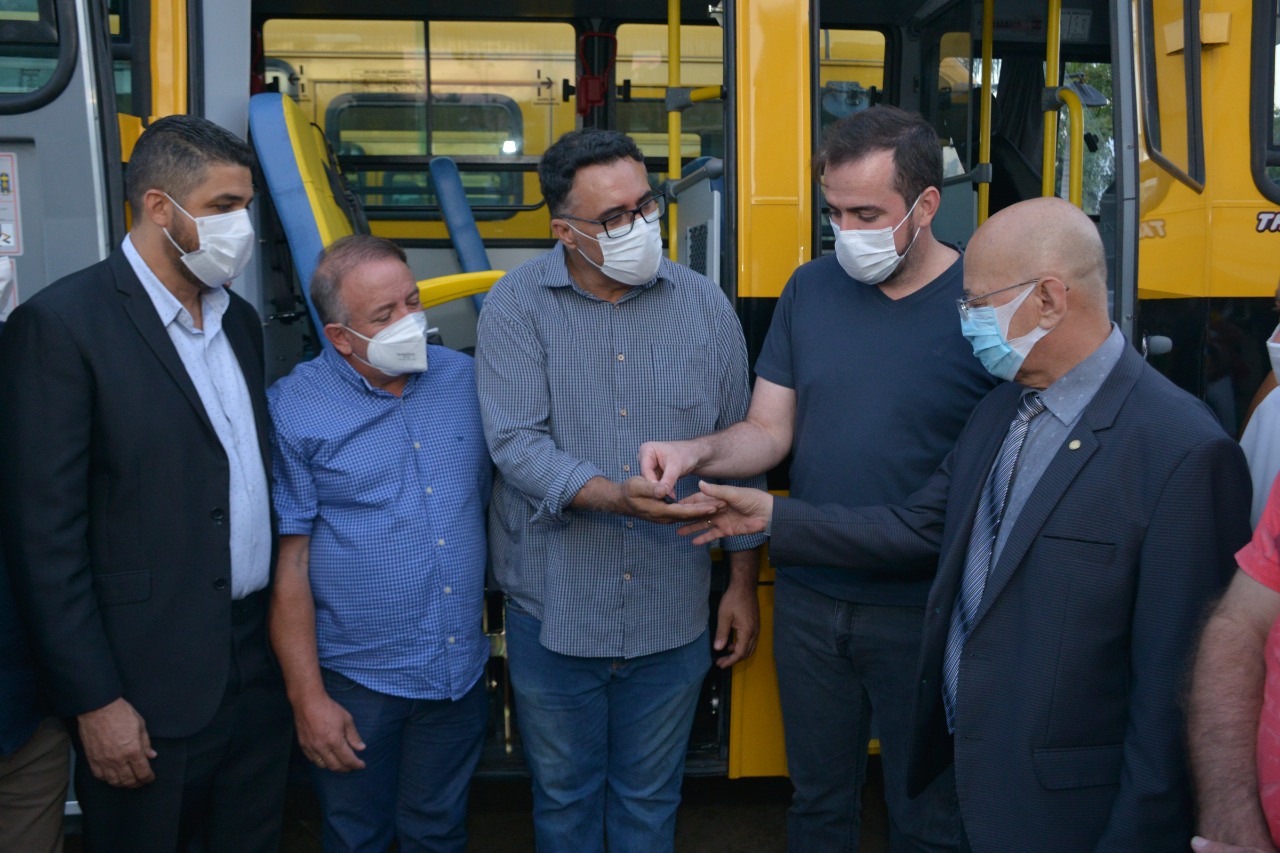 Educação de Aparecida aumenta frota de ônibus para locomoção de alunos da zona rural