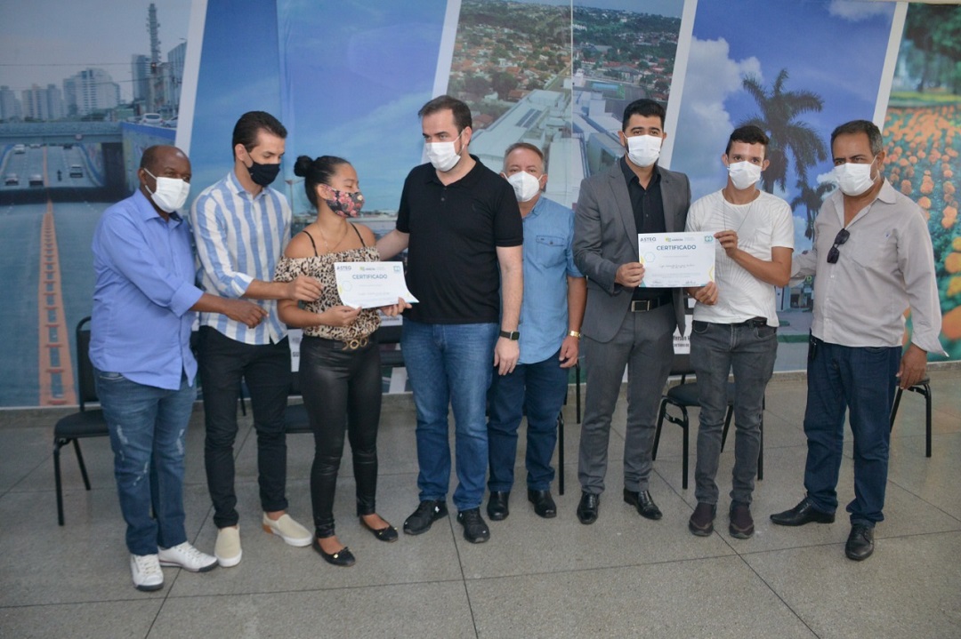 Prefeitura forma primeiros alunos dos cursos do Espaço do Trabalhador