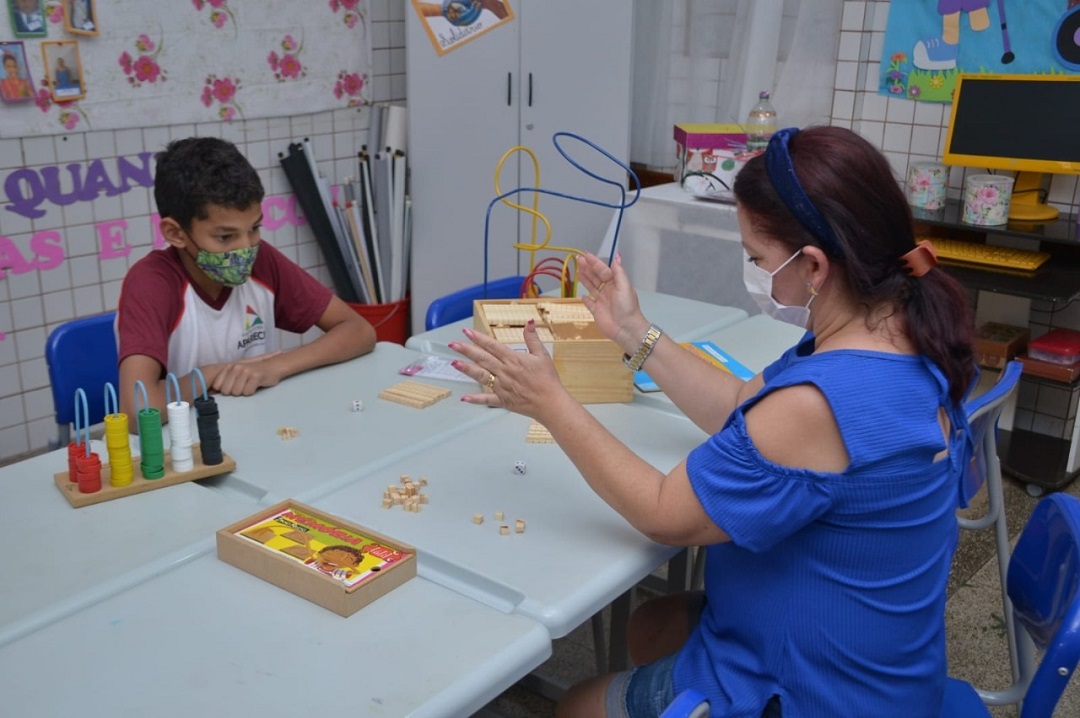 Atividades extracurriculares auxiliam na formação do aluno em Aparecida