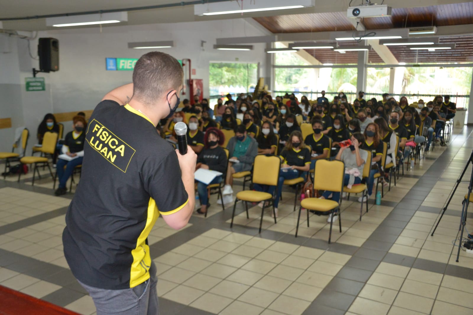 Aulão Preparatório do Enem reúne centenas de estudantes em Aparecida