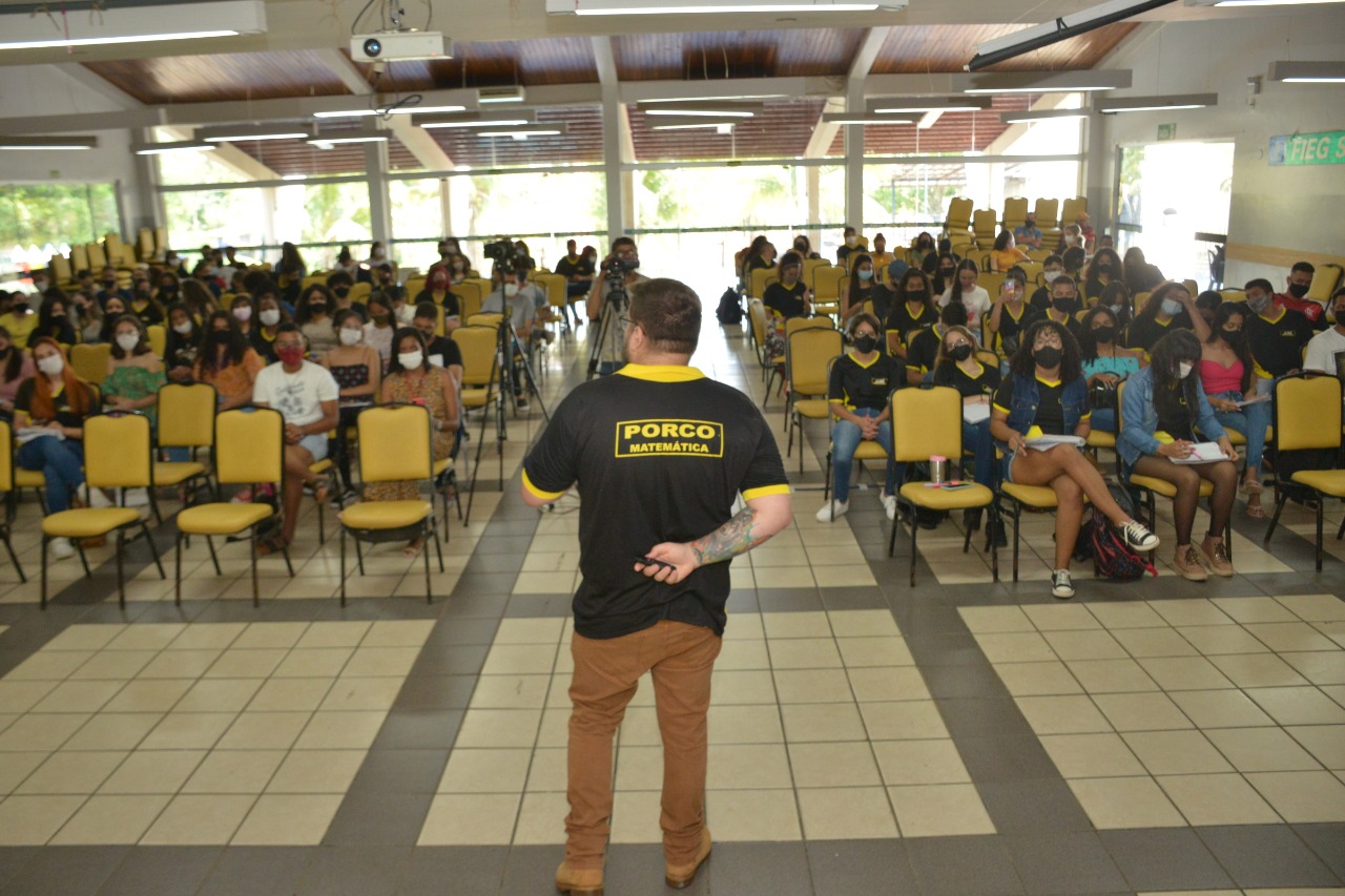 Estudantes reforçam conteúdo em  segundo Aulão do Enem de Aparecida