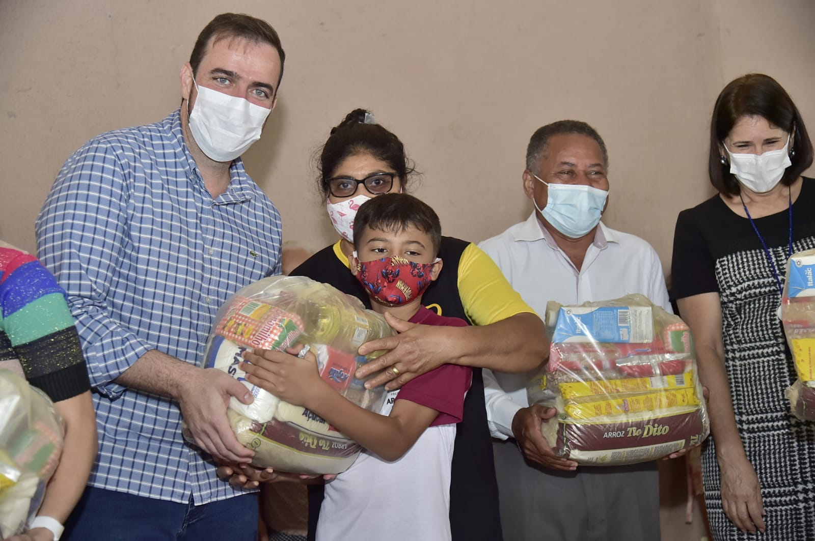 Prefeitura inicia nova etapa da distribuição de cestas de alimentos para Escolas e CMEIs