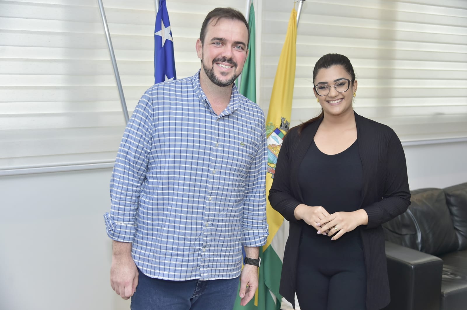 Gustavo Mendanha empossa Brunna Lomazzi como secretária de Transparência, Fiscalização e Controle