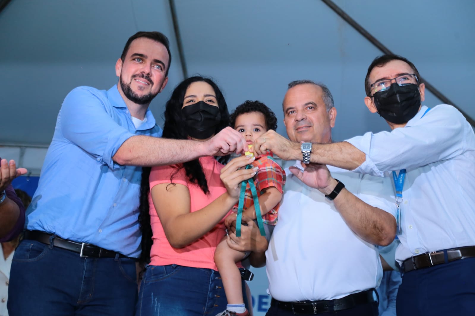 Gustavo e ministro do Desenvolvimento Regional entregam 208 apartamentos do Agenor Modesto I em Aparecida