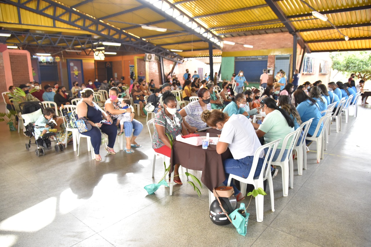 Centenas de famílias são beneficiadas em mais uma edição do Assistência Social Itinerante