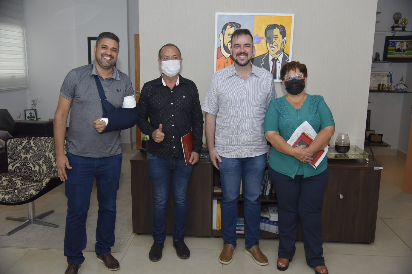 Gustavo Mendanha concede 20% de aumento salarial para os professores