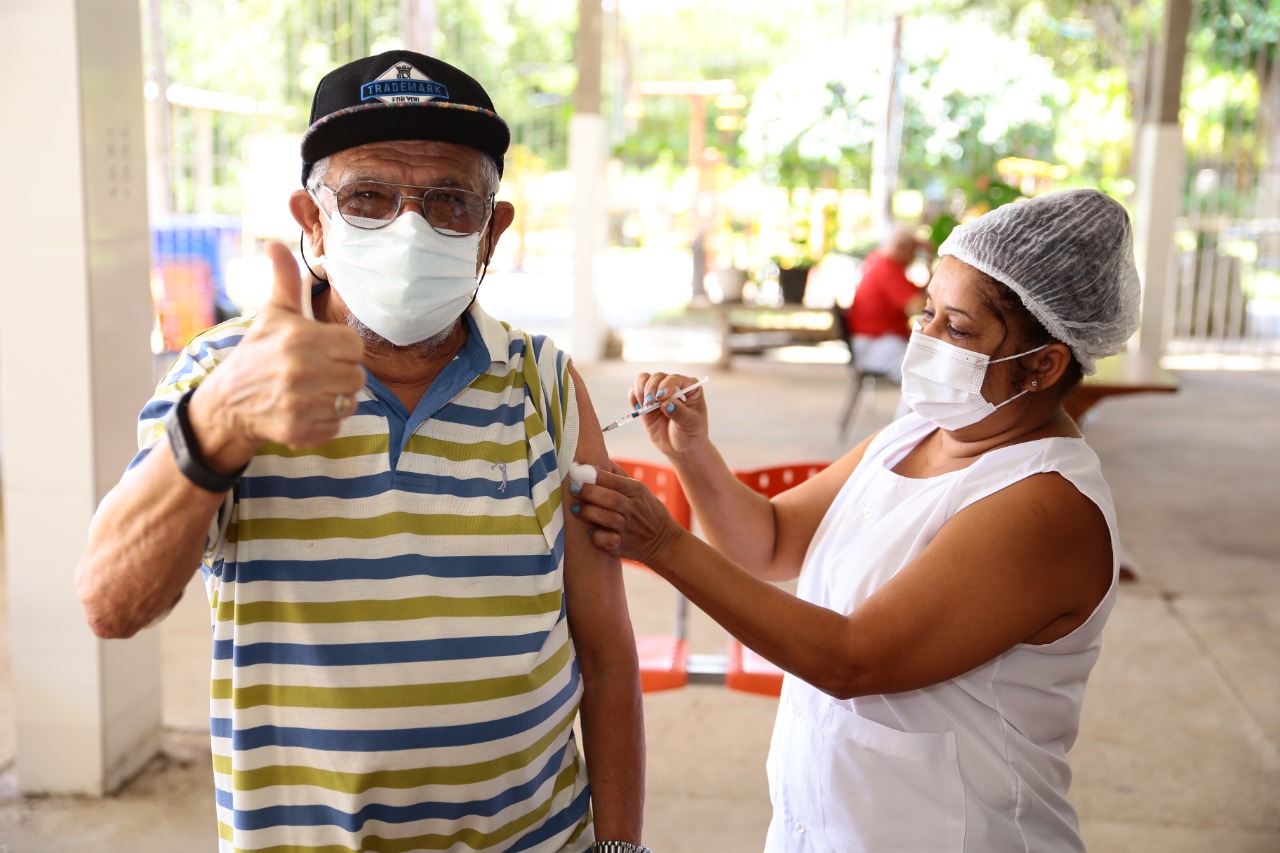 Aparecida inicia aplicação da segunda dose de reforço em idosos acima de 80 anos a partir de amanhã, 25