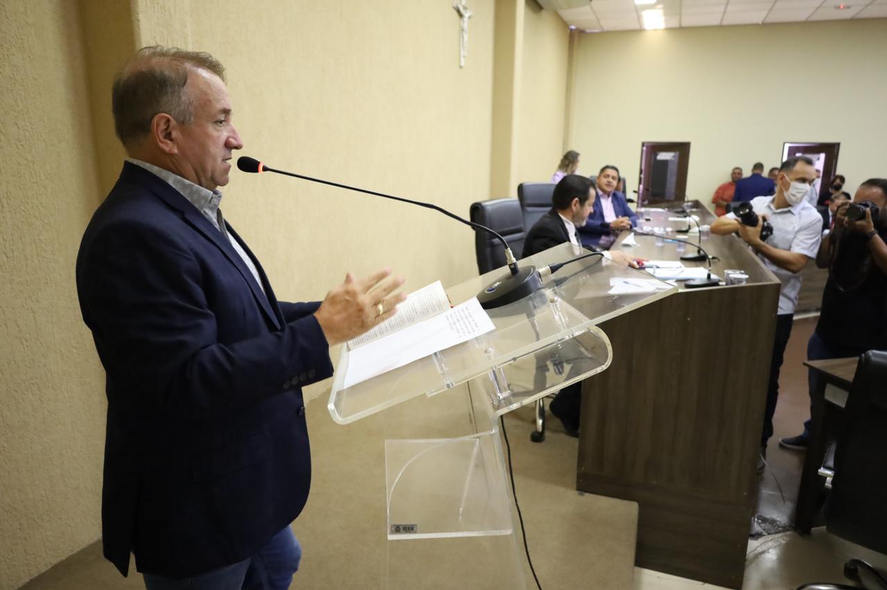 Prefeito Vilmar Mariano participa de Sessão Ordinária da Câmara Municipal