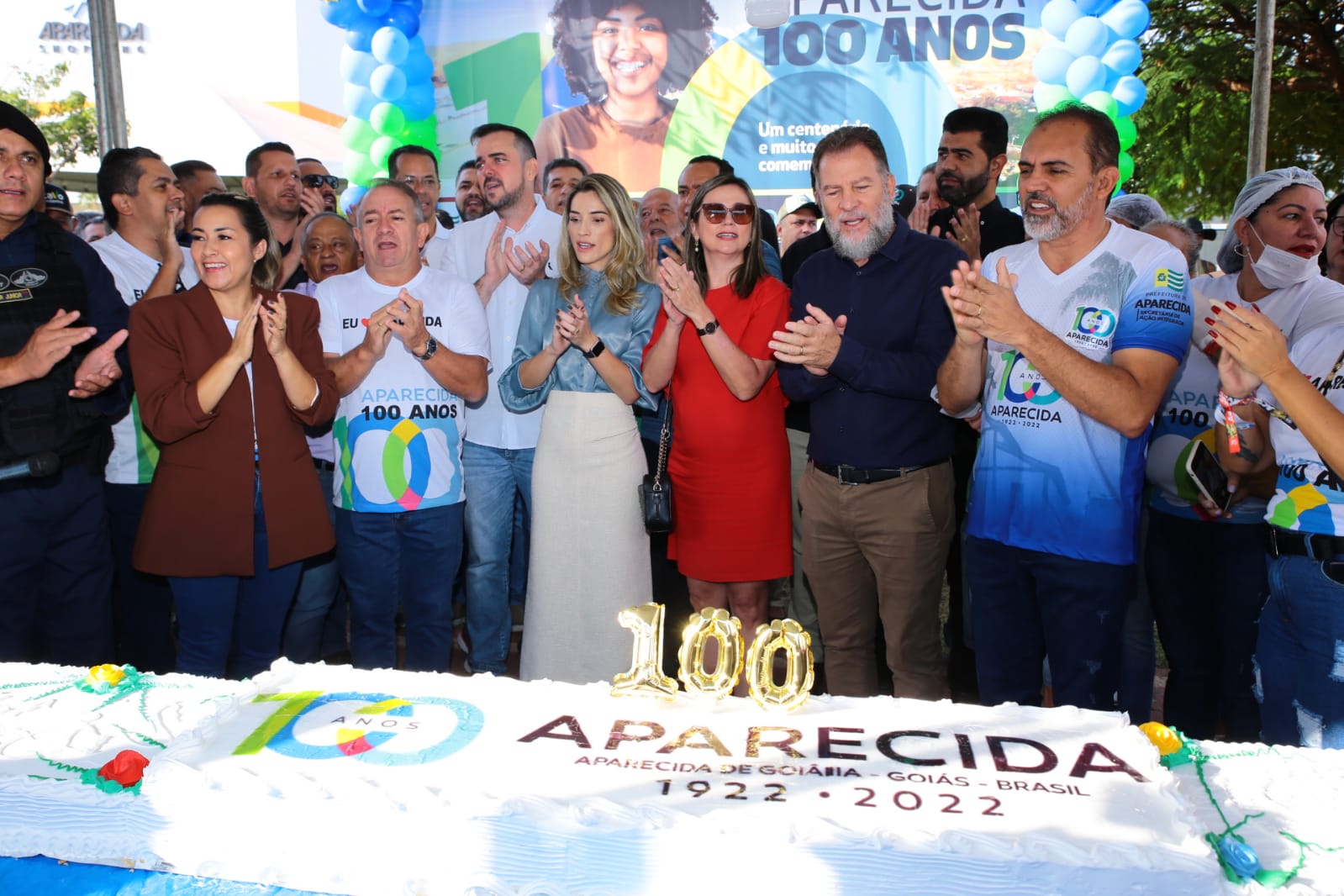 Desfile cívico celebra 100 anos de Aparecida