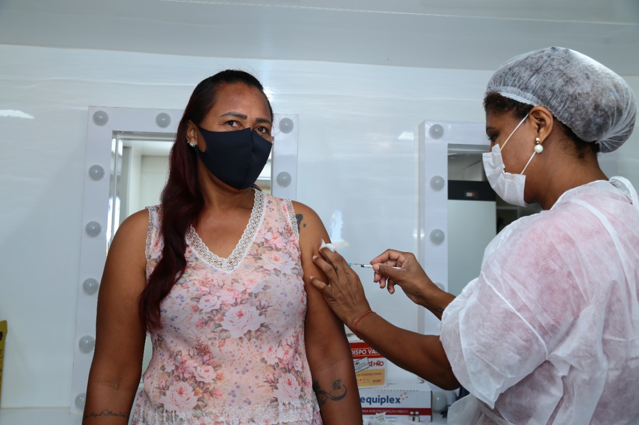 4ª dose da vacina contra Covid-19 para maiores de 40; veja onde tomar