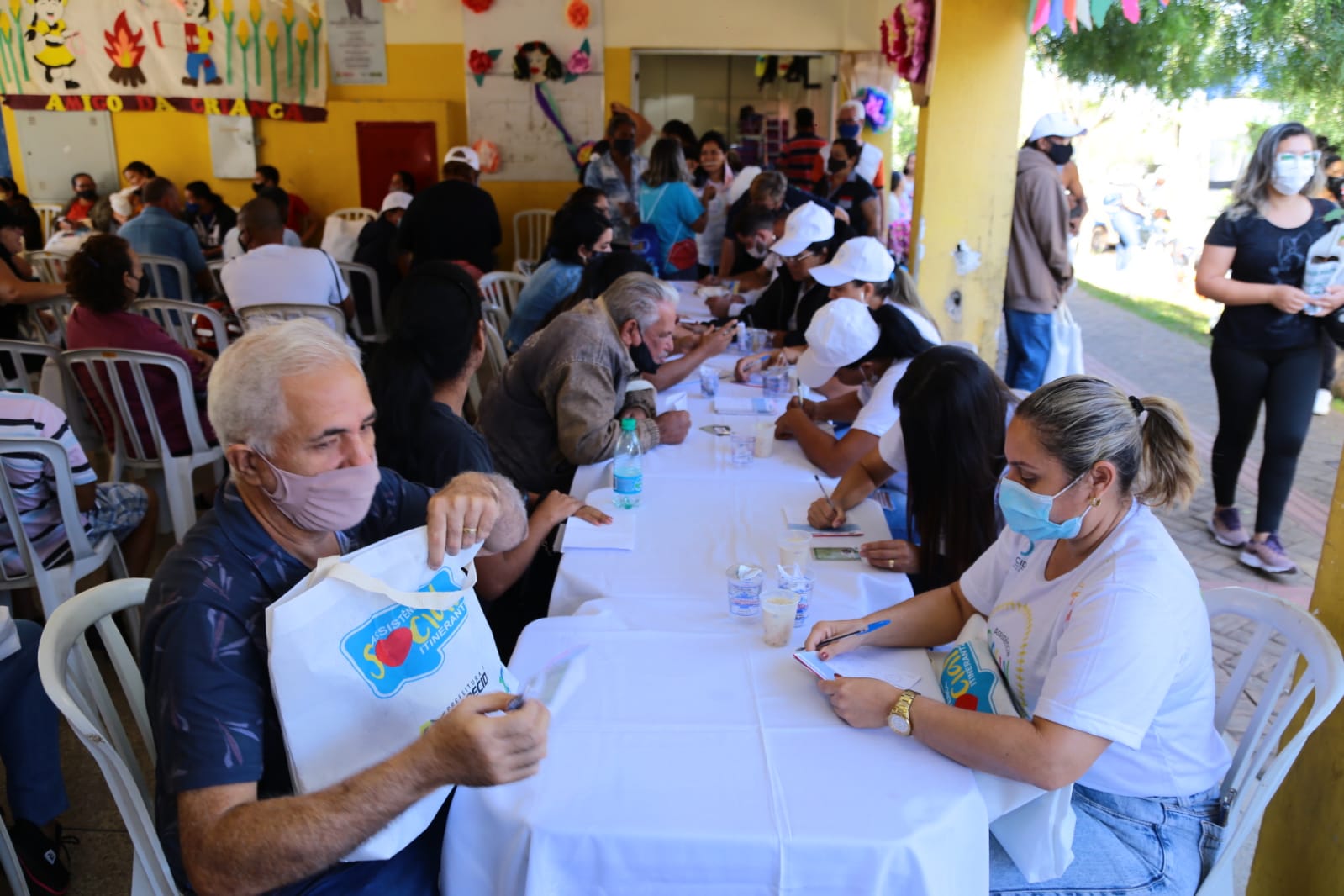 Edição especial do Assistência Social Itinerante beneficia centenas de famílias da região do Setor Cidade Vera Cruz