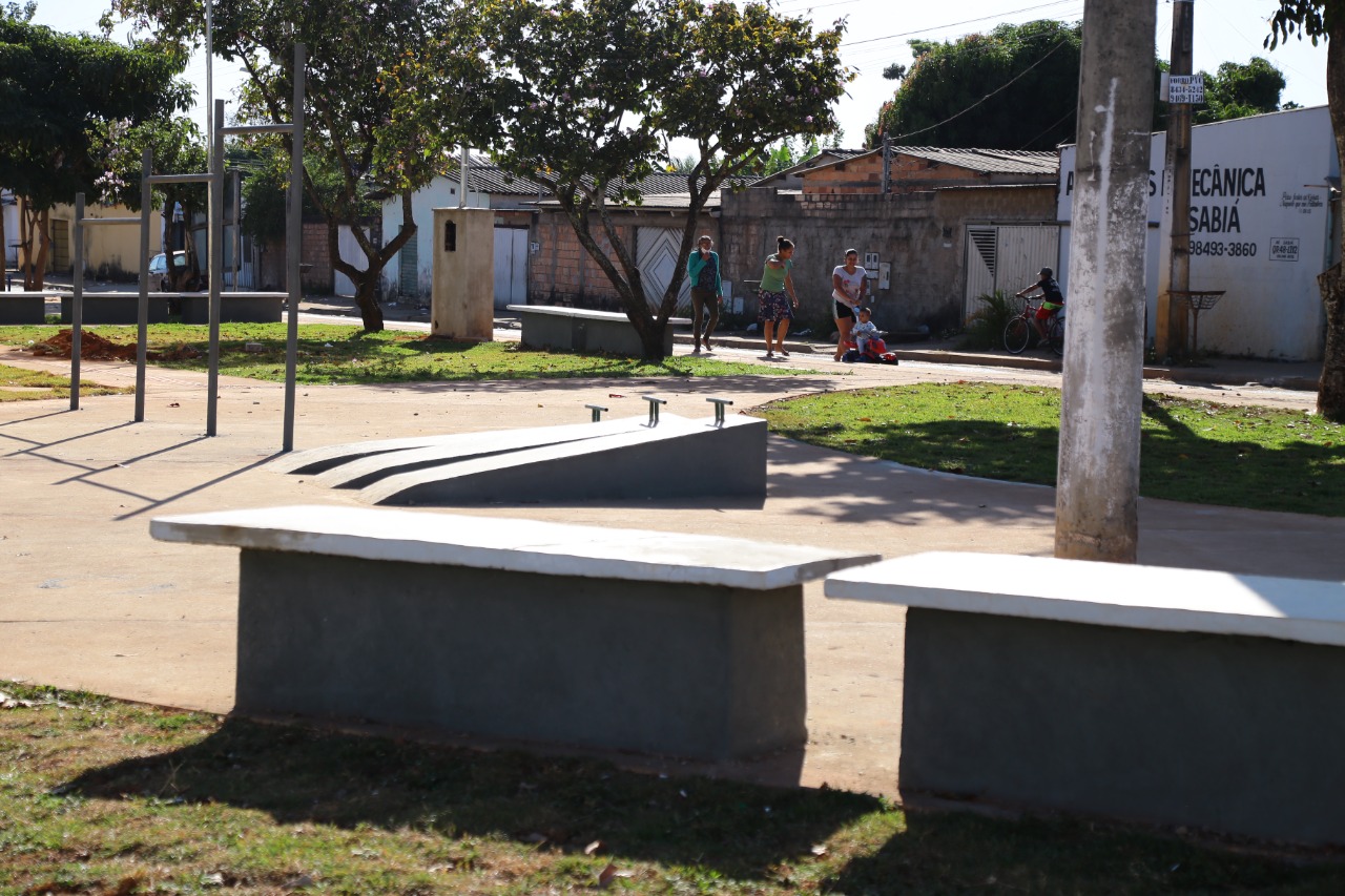 Projeto de embelezamento da cidade constrói cinco praças em Aparecida