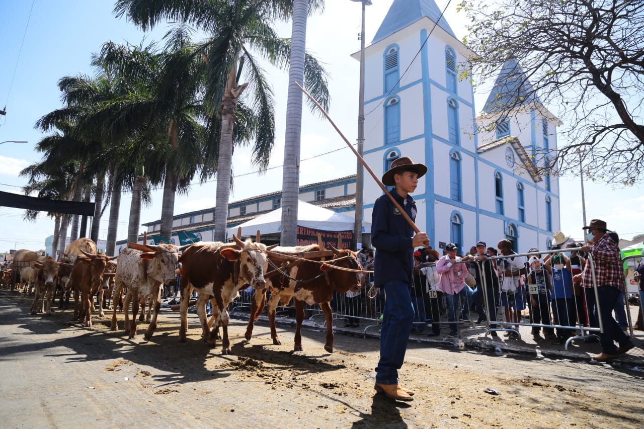 Prefeito de Aparecida cumprimenta Trindade pela Romaria do Divino Pai Eterno