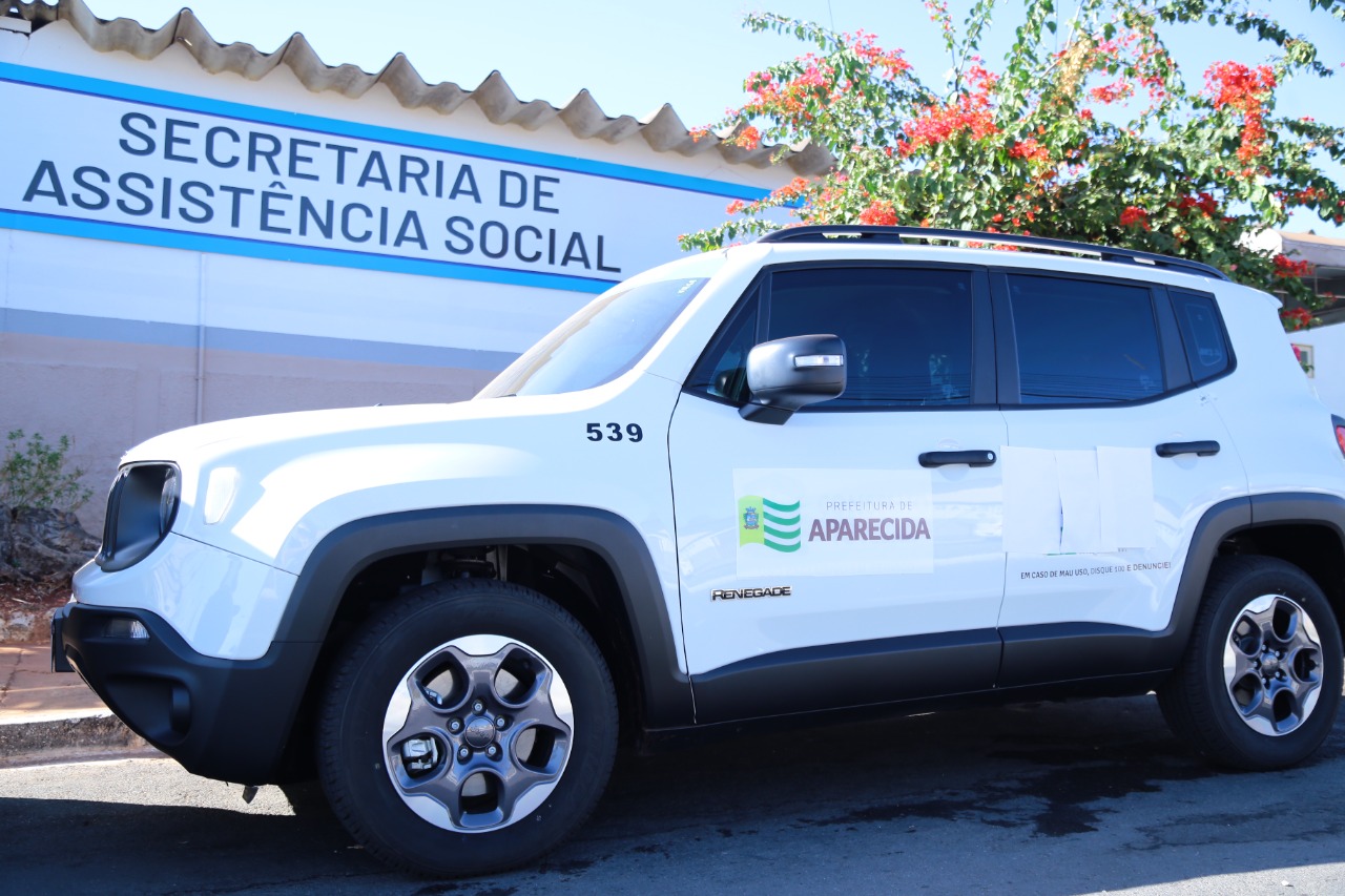Assistência Social entrega novo carro a conselheiros tutelares da Regional Maranata