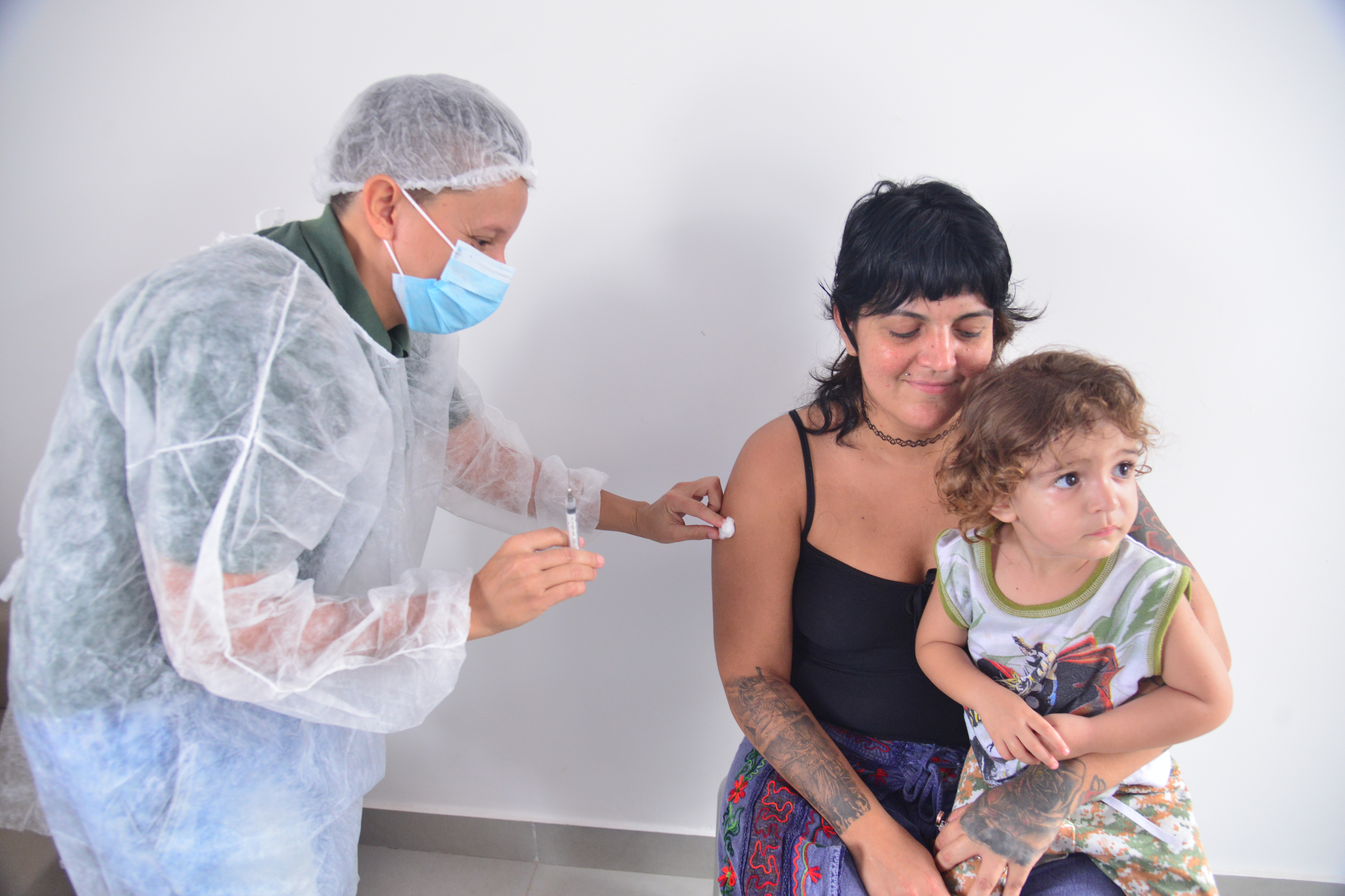 Aparecida segue com vacinação para crianças, adolescentes e adultos
