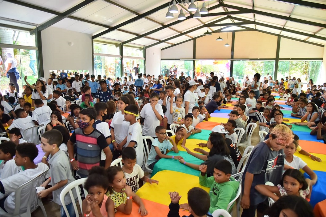 Assistência Social realiza festa para quase mil crianças assistidas nos Centros de Convivência