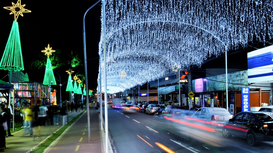 Prefeitura de Aparecida inaugura túnel luminoso e decoração de Natal