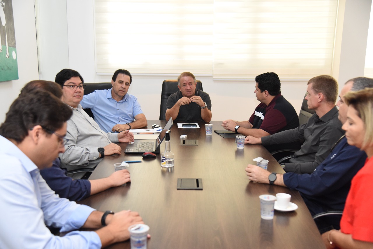 Aparecida troca experiências administrativas com Joinville