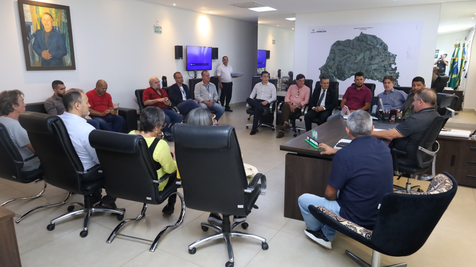 Vilmar recebe diretoria da Acirlag e garante investimentos na Região Leste