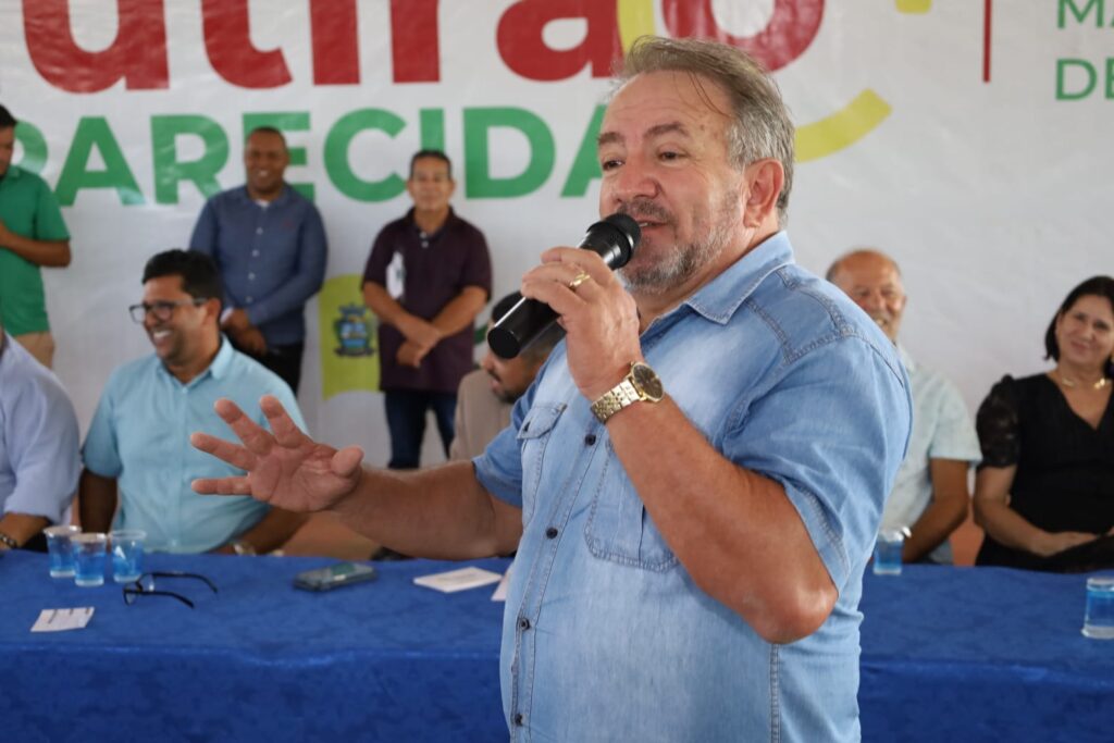 Prefeito de Aparecida de Goiânia, Vilmar Mariano, assina ordem de serviço para reforma da Escola Municipal Maria Gomes da Silva