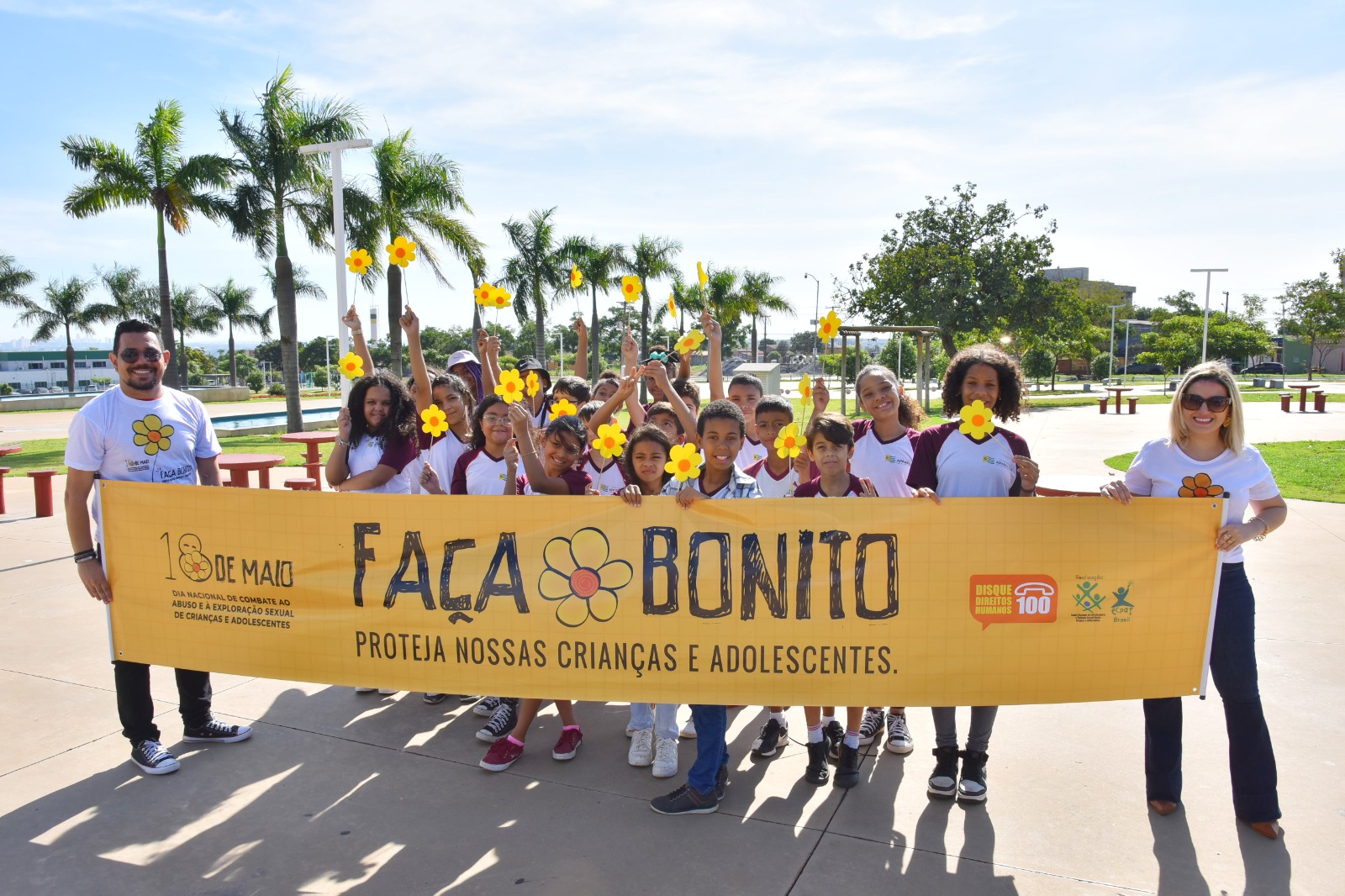 Crianças da Escola Municipal Guiomar Rosa realizam city tour em alusão a campanha Faça Bonito 2023