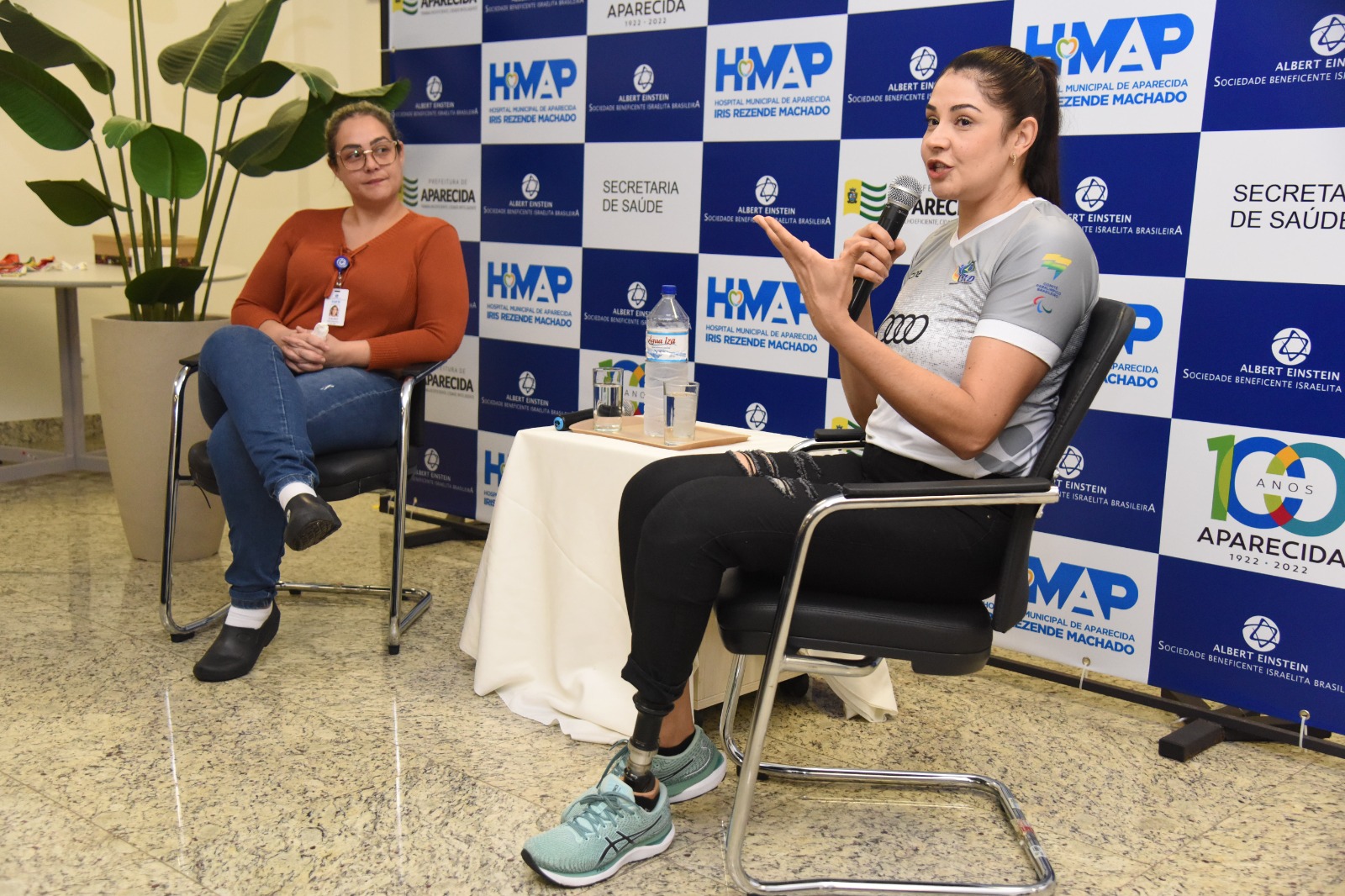 <strong>Maio Amarelo no HMAP: Paratleta campeã mundial reforça a conscientização por um trânsito mais seguro</strong>