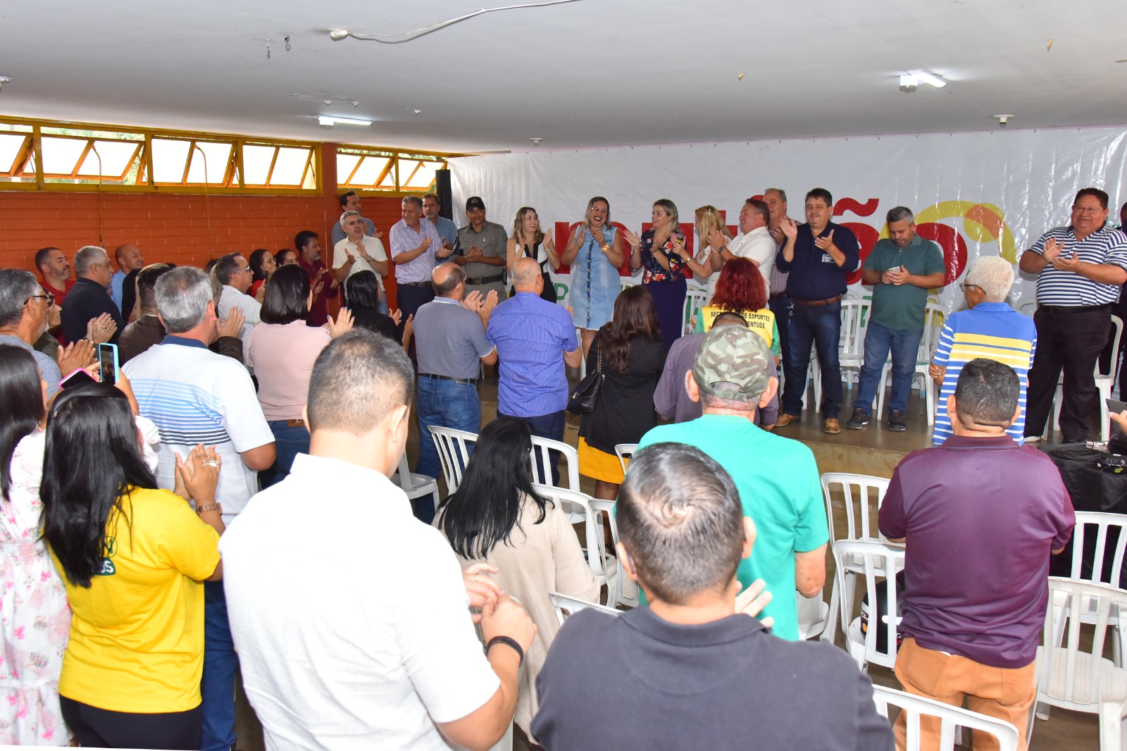 <strong>Vilmar Mariano ouve demandas da população durante lançamento do Mutirão de Aparecida no Conj. Cruzeiro do Sul</strong>