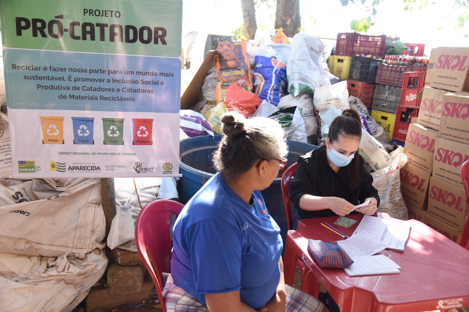 <strong>CEREST de Aparecida realiza evento com vacinação, exames e orientações para catadores de materiais recicláveis</strong>