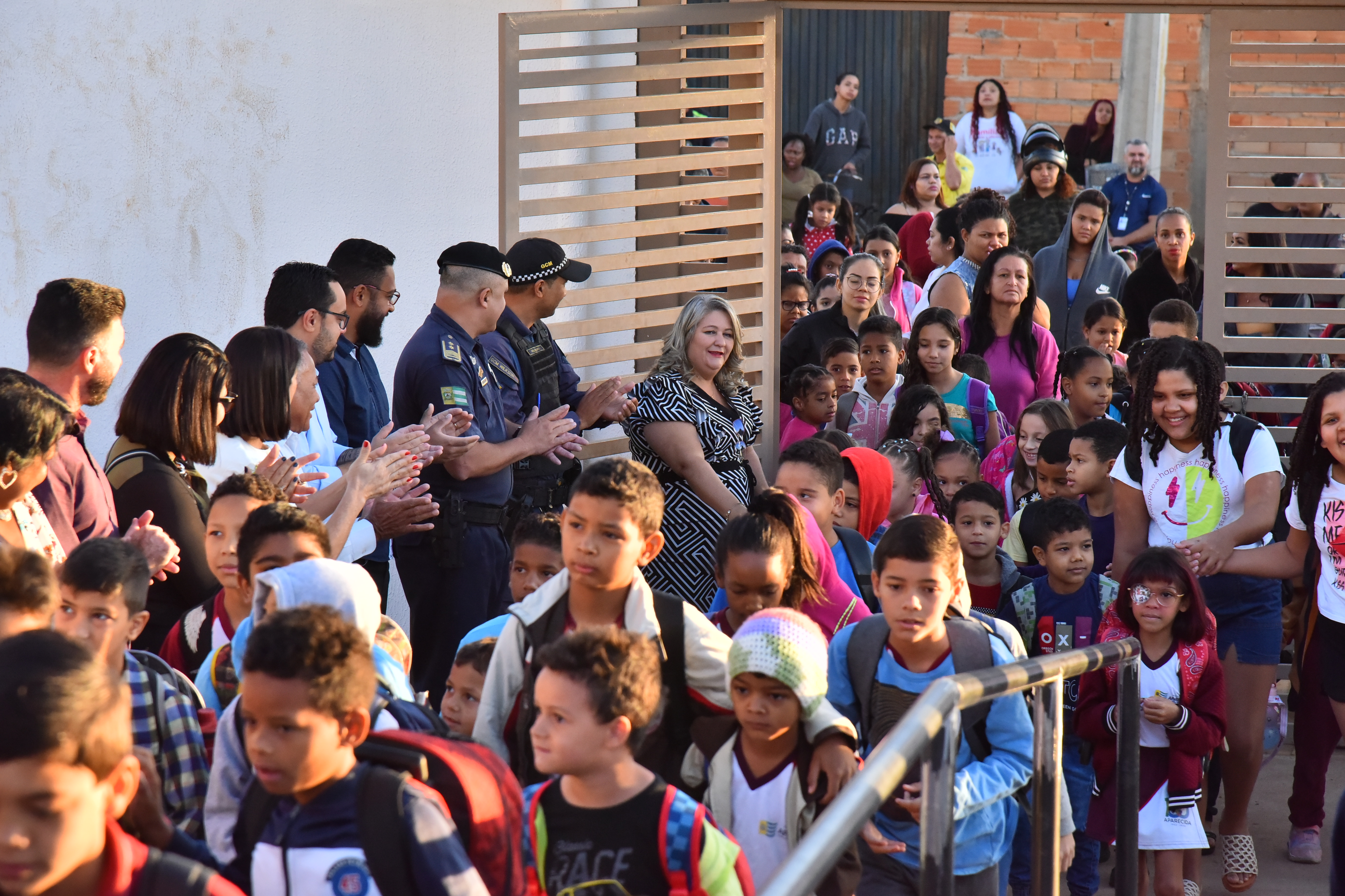 <strong>Volta às aulas na rede municipal de Aparecida reforça paz nas escolas</strong>