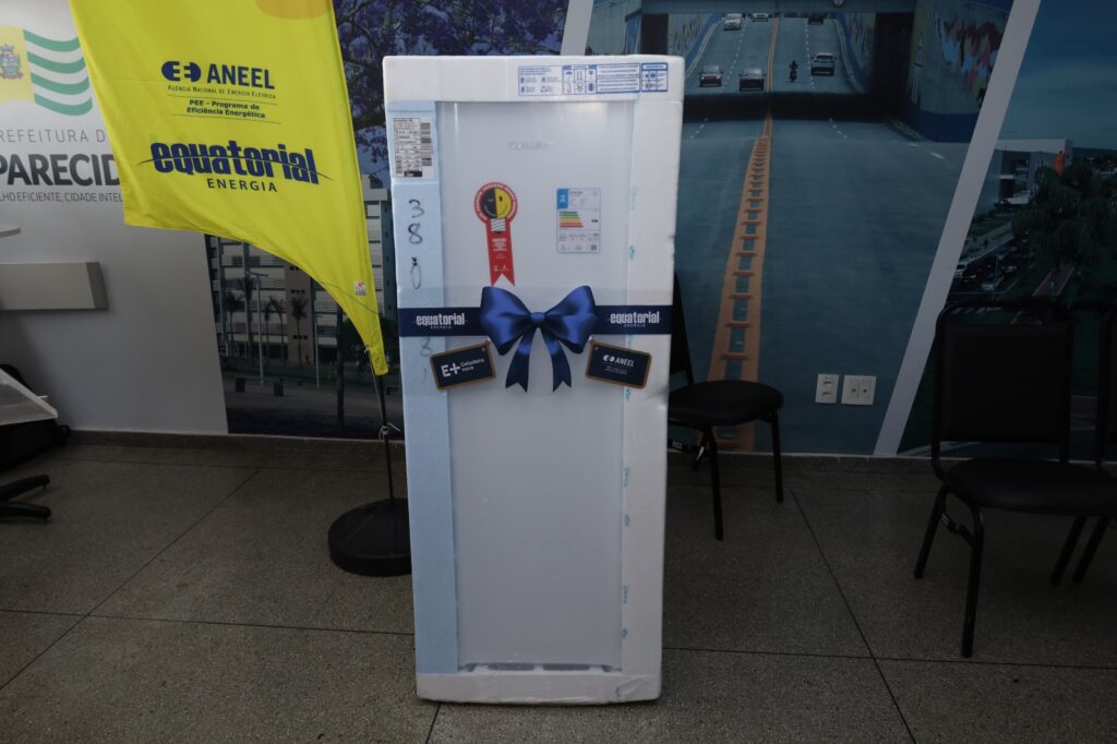 Secretaria Municipal de Saúde recebe doação de geladeiras da Enel