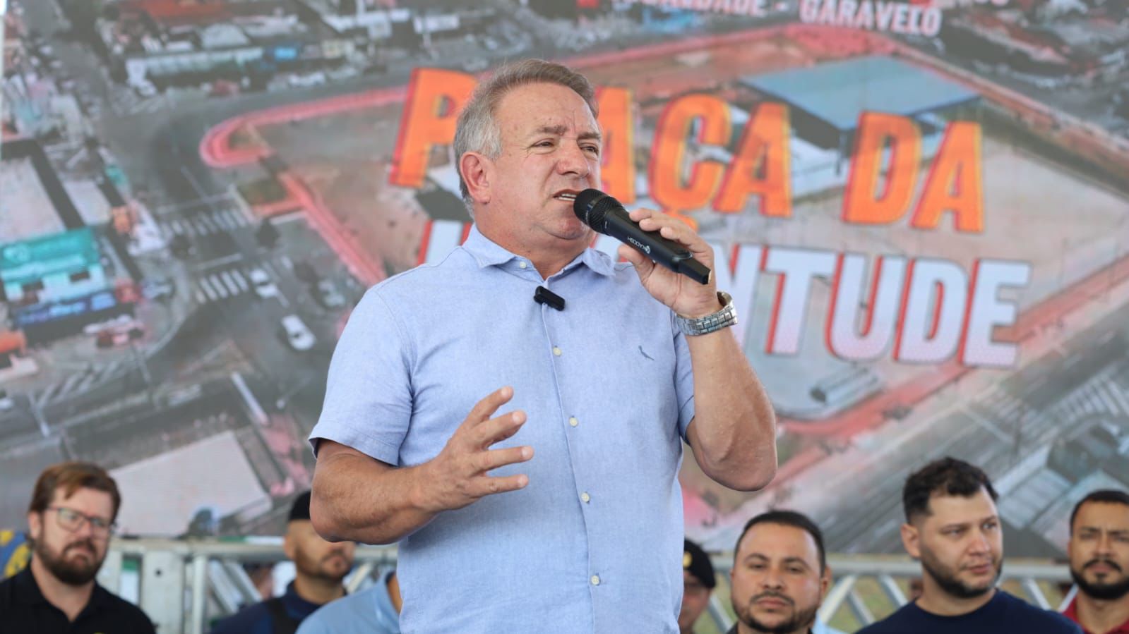 Prefeito Vilmar inaugura Praça da Juventude na Avenida Igualdade