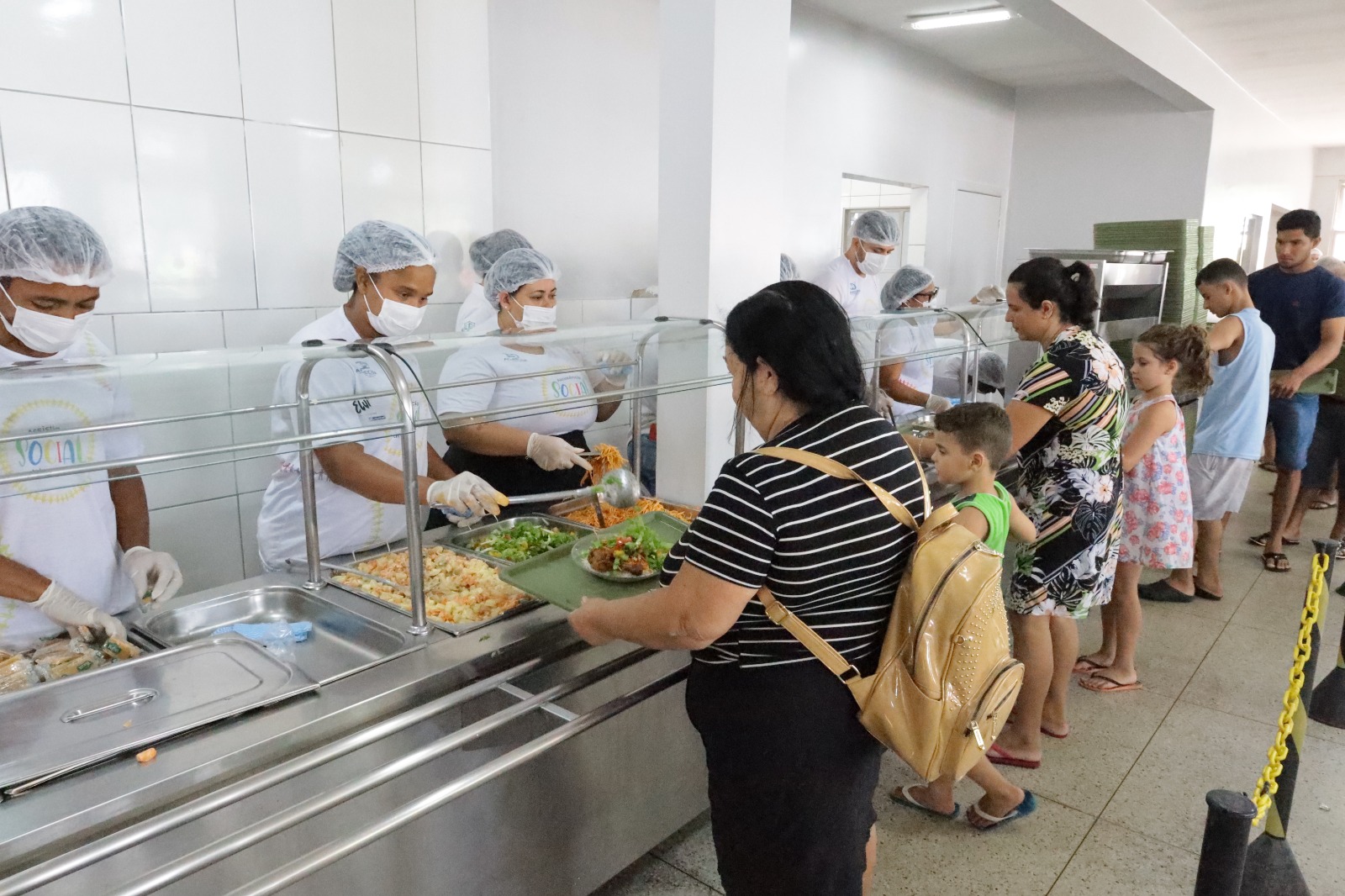 Restaurante Popular de Aparecida promove alimentação saudável por valor simbólico