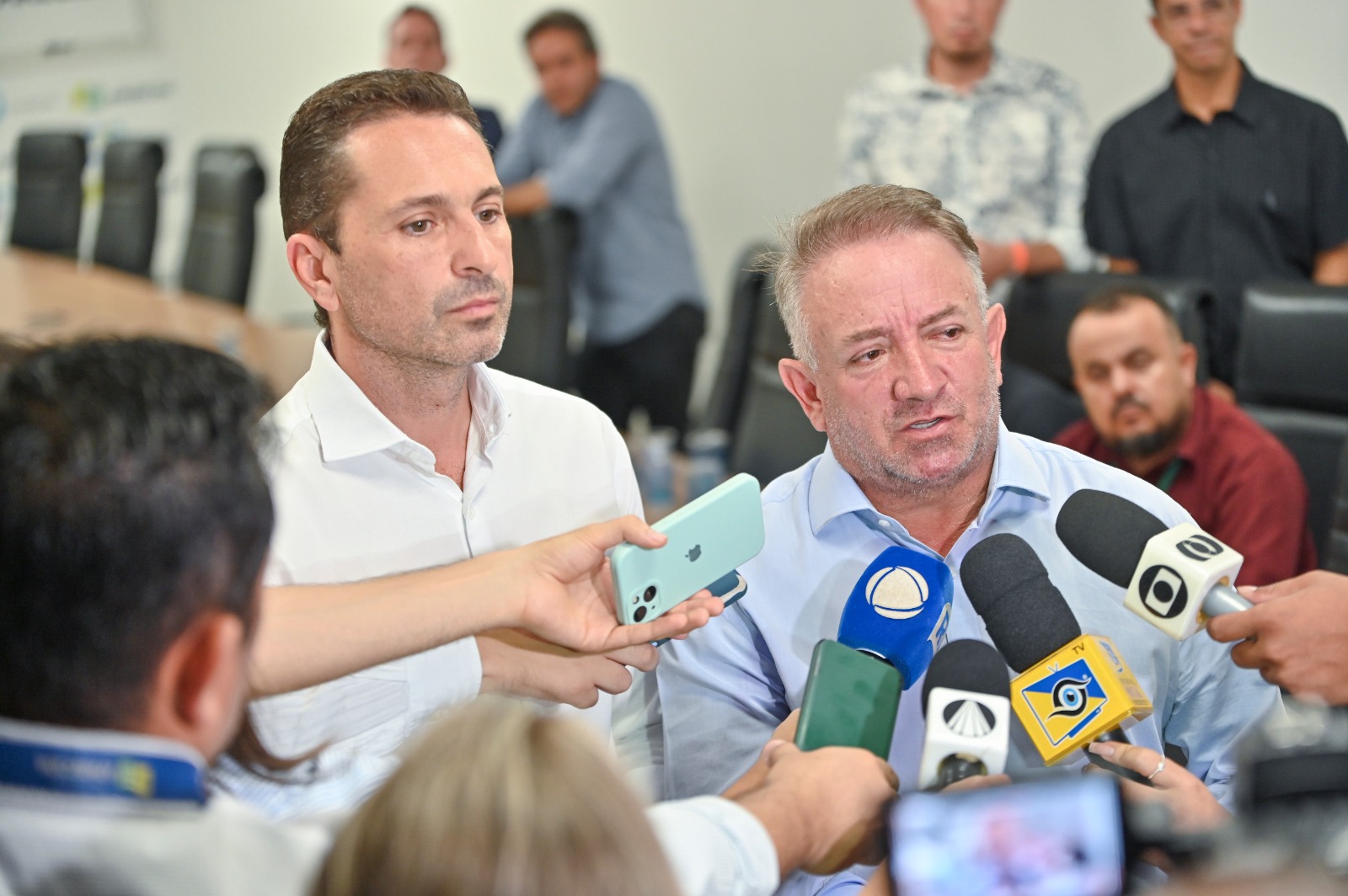 Prefeito Vilmar e Leandro Vilela anunciam nomes da equipe de transição no governo de Aparecida