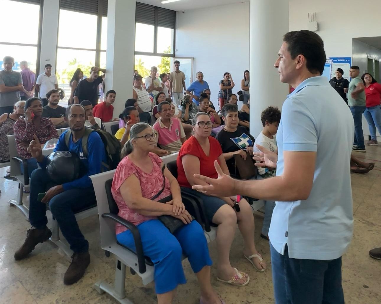Em visita a UPA do Buriti Sereno, Vilela afirma que está enfrentando os problemas de frente