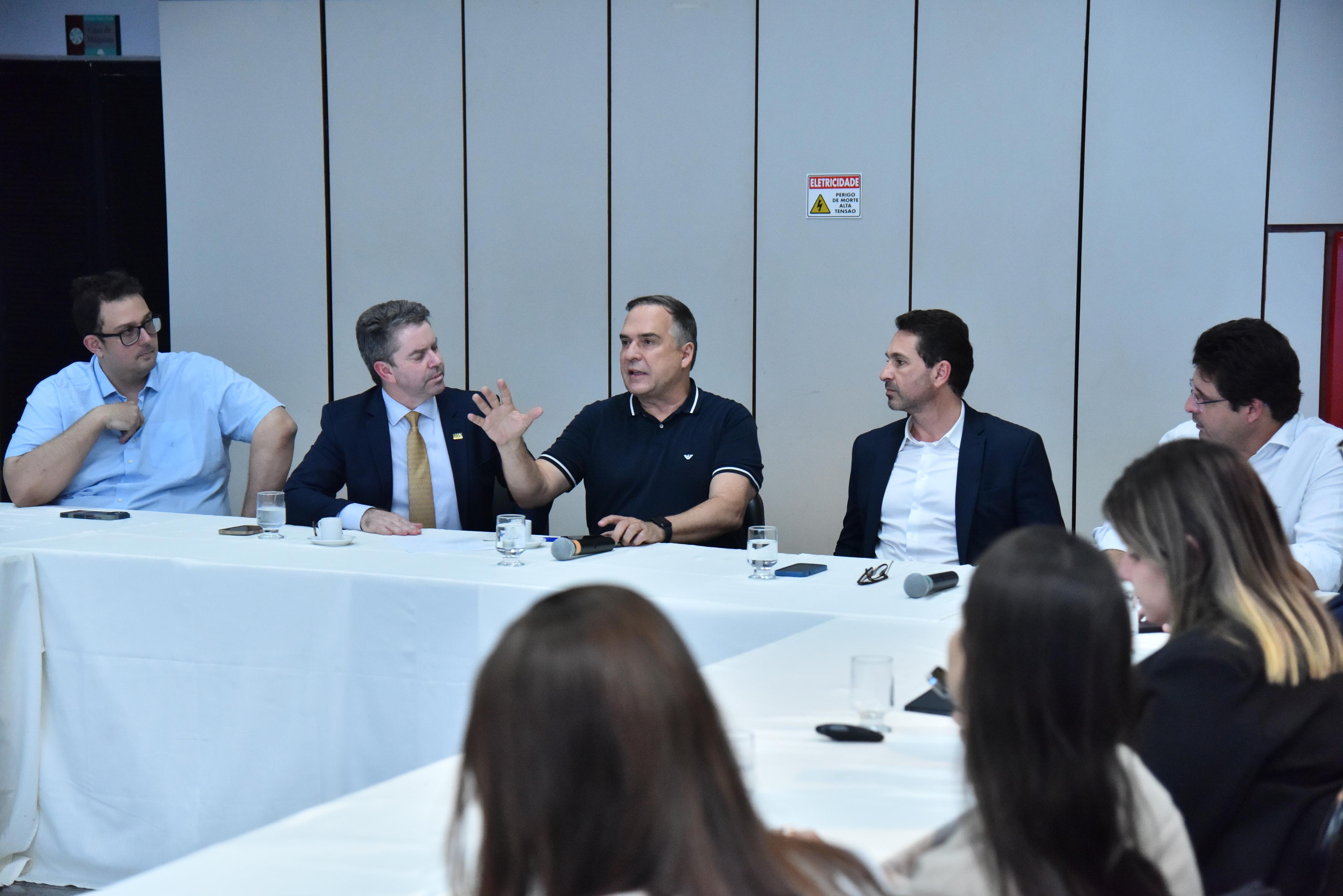 Prefeituras de Aparecida, Goiânia e Estado tratam de parcerias para melhorar a saúde na região metropolitana