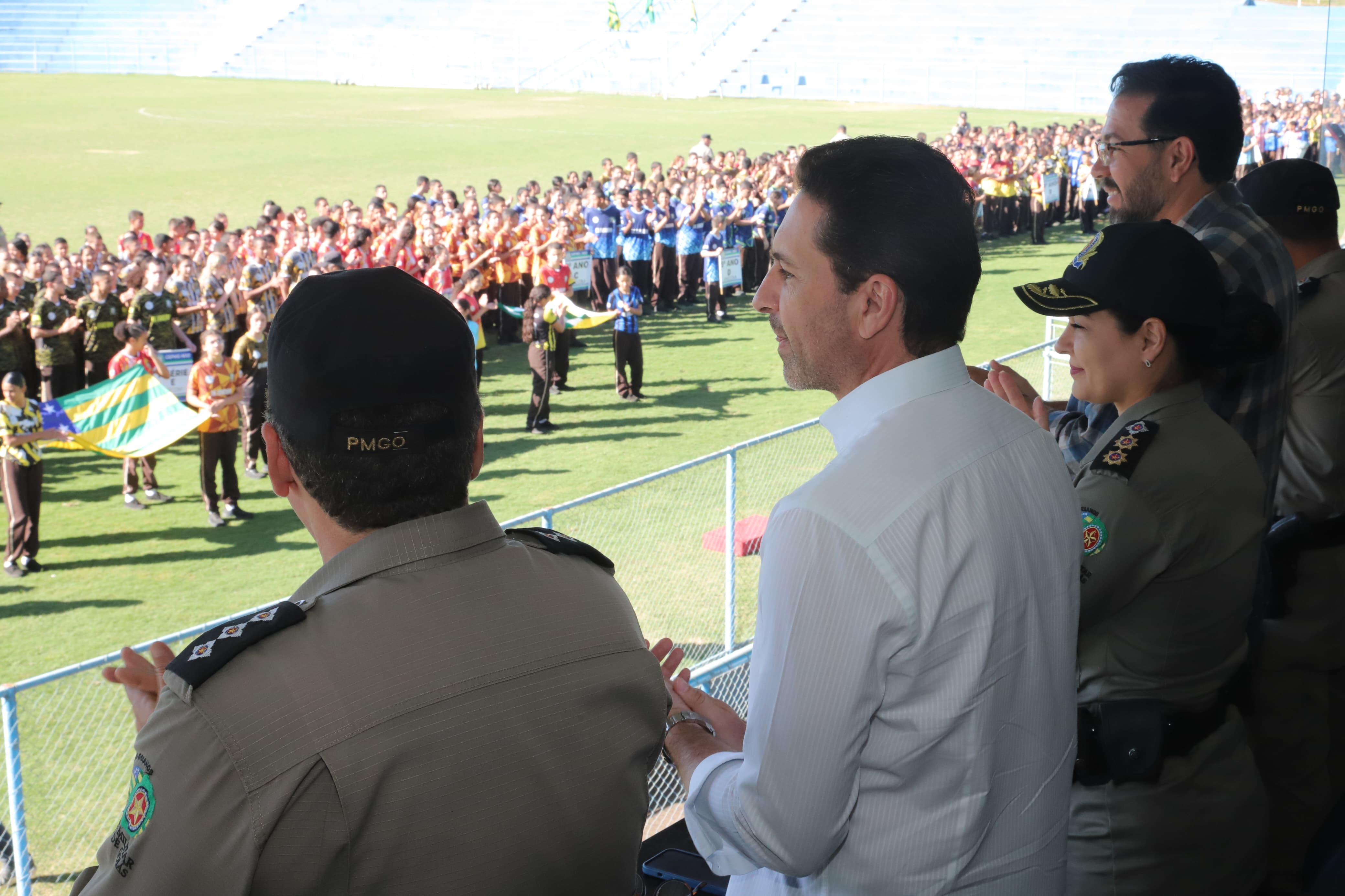 Prefeito Vilela participa da abertura dos Jogos Internos do Colégio Militar Nader Alves em Aparecida