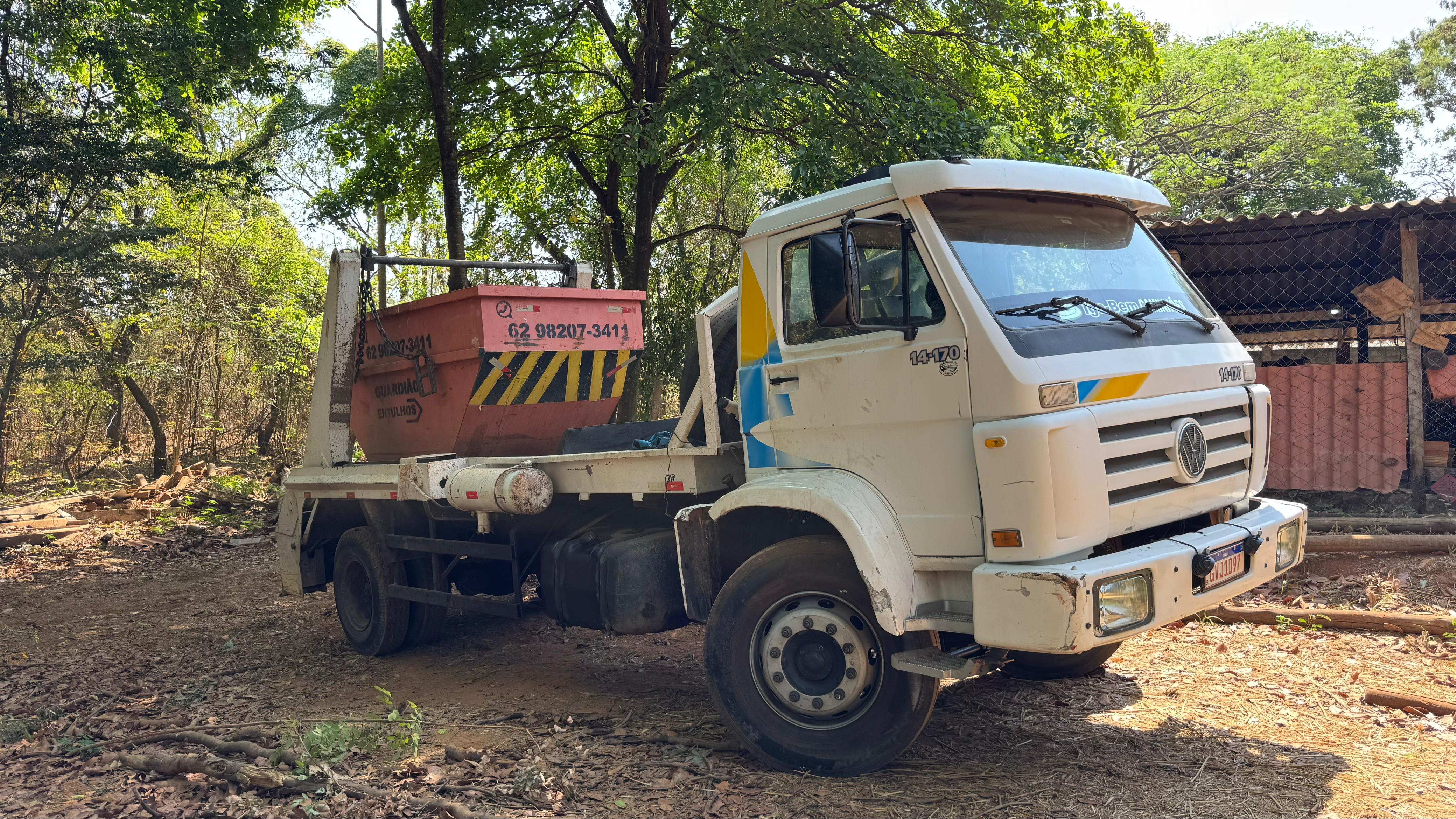Guarda Civil de Aparecida flagra descarte irregular e apreende caminhão no Setor Buriti Sereno