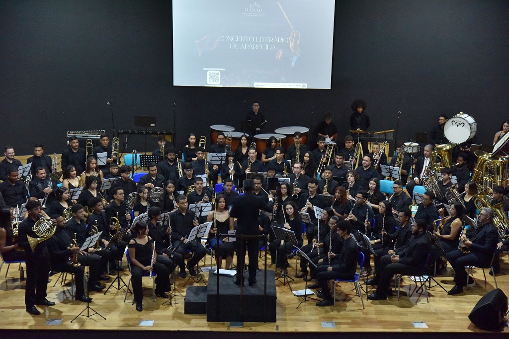 Noite cultural em Aparecida une música clássica e literatura