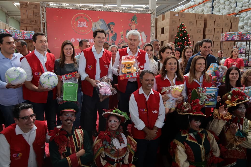 Governo de Goiás inicia, em Aparecida, logística de distribuição dos brinquedos para as cidades goianas