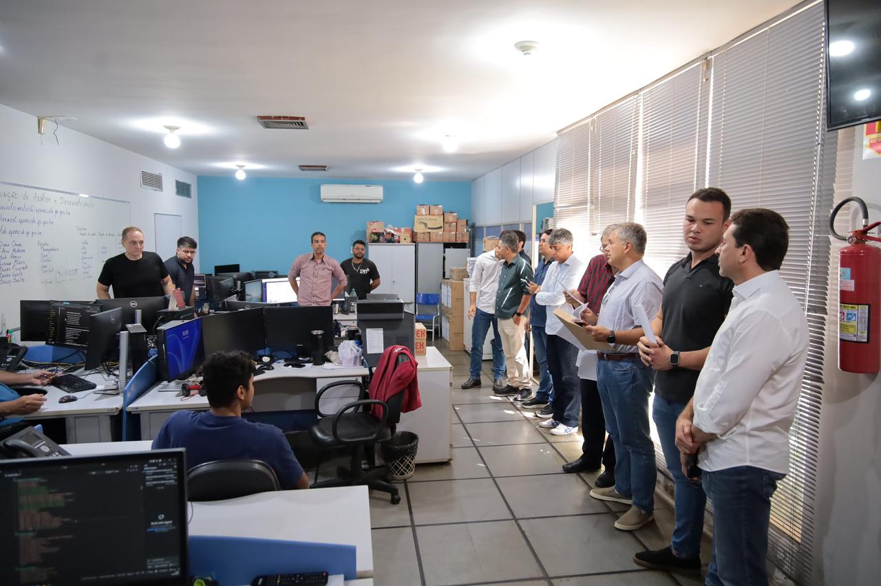 Prefeito Vilela visita Ciência e Tecnologia e anuncia diretriz para aperfeiçoar os serviços do município