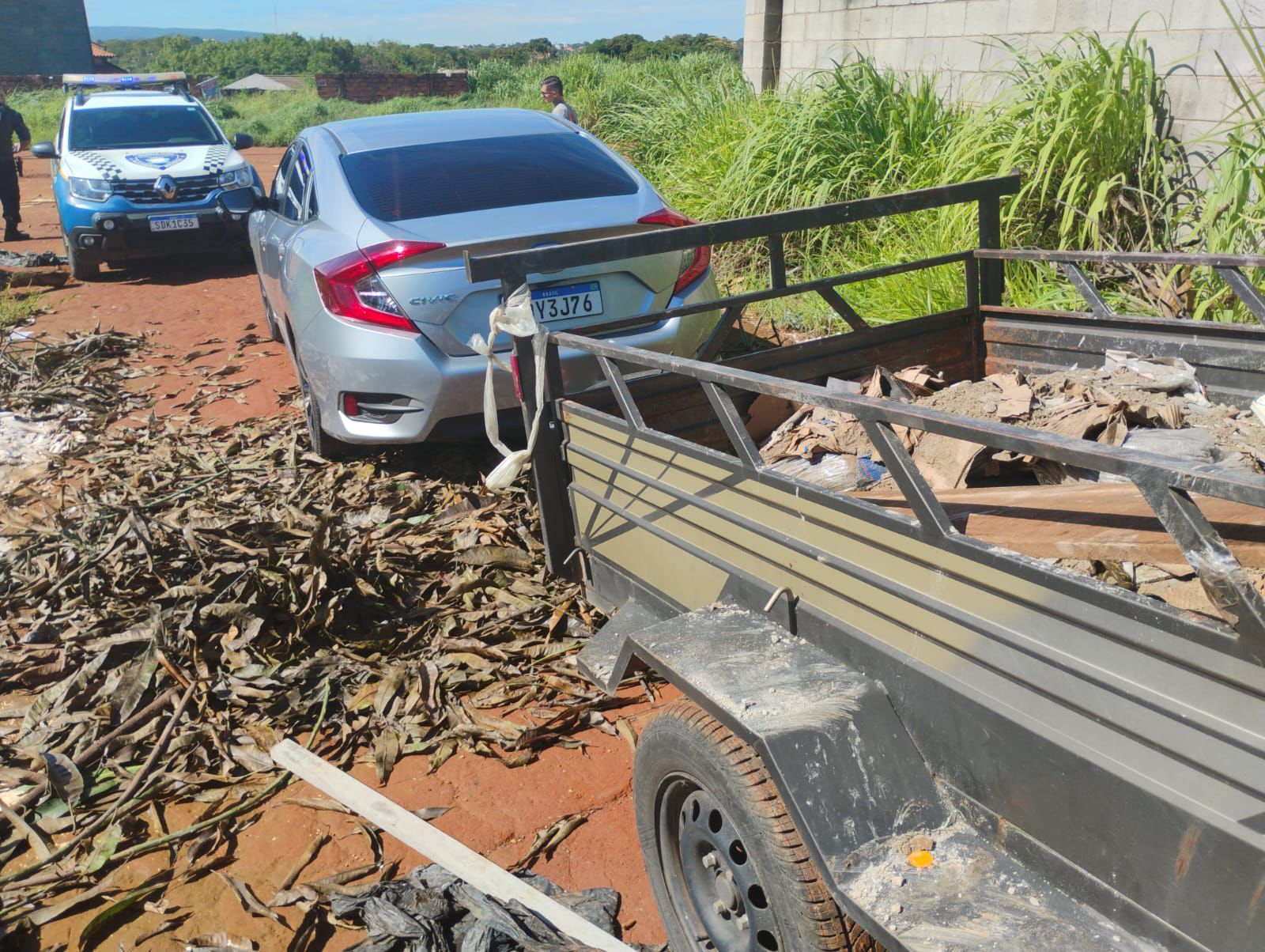 GCM de Aparecida flagra descarte irregular de entulho no Buriti Sereno