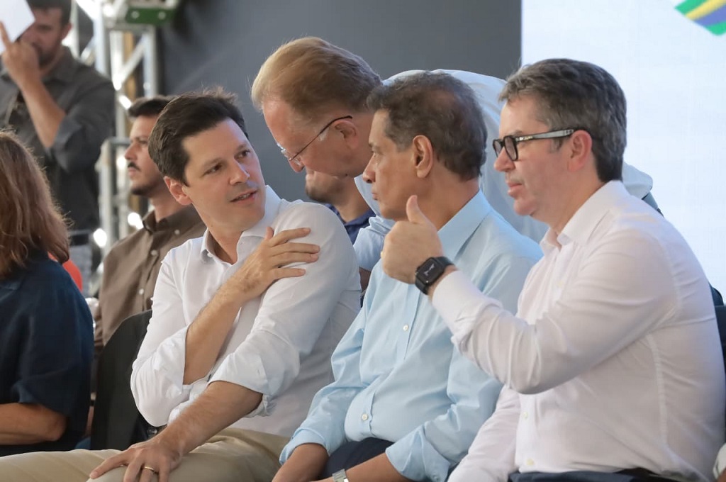 Prefeitura recebe veículos do programa Goiás do Crescimento e reforça serviços em Aparecida