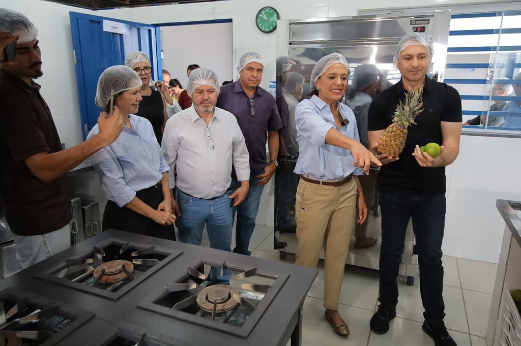 Prefeitura de Aparecida entrega reforma da Escola Municipal Cidade Vera Cruz I