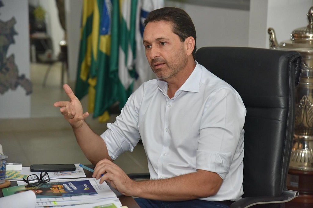 Sancionada lei que reajusta piso salarial dos professores